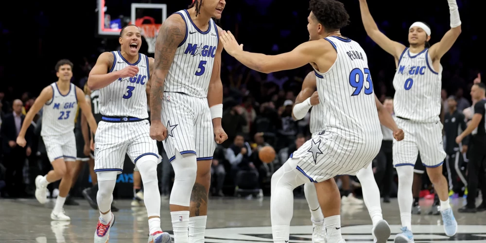 Divās NBA spēlēs uzvarētāju noskaidro ar pēdējo metienu, Gildžess-Aleksandrs paglābj čempionus no vēl viena zaudējuma