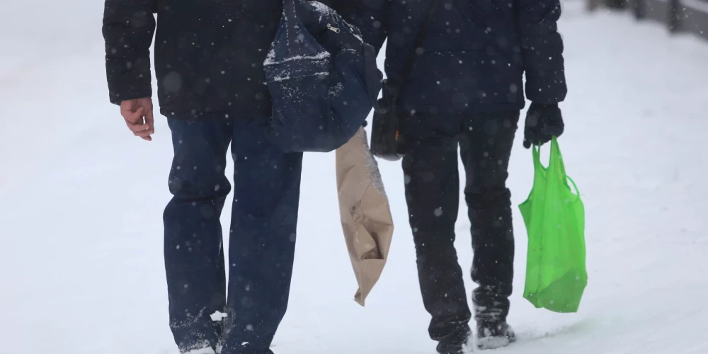 Aukstajā laikā Rīgā bezpajumtniekiem un krīzes situācijā nonākušajiem pieejams papildu atbalstu - Jauns.lv