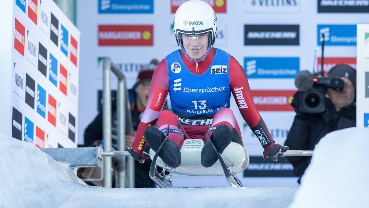 Latviešu kamaniņu sportisti gan sieviešu, gan vīriešu grupās Vinterbergā iekļūst desmitniekā