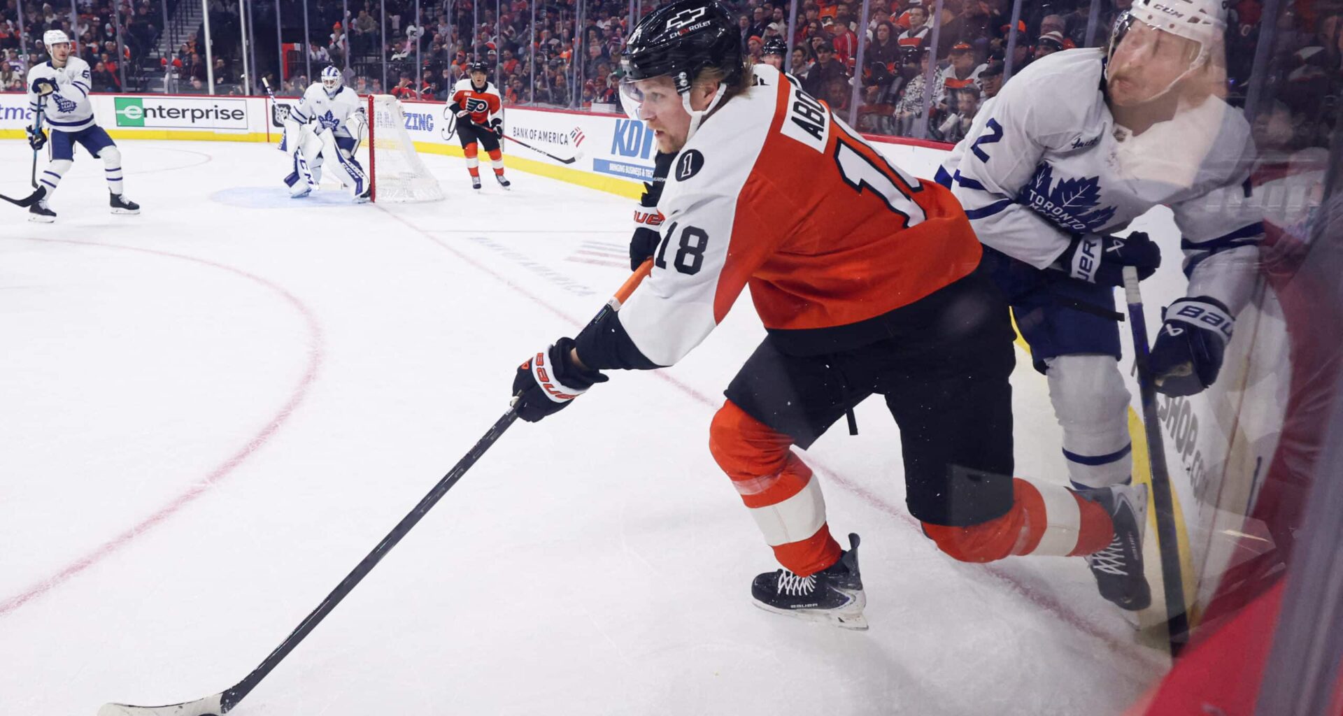 NHL sezonas rezultatīvākie latvieši Ābols un Girgensons izceļas savstarpējā duelī