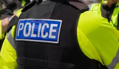 Latvietim, kurš Anglijā vairākkārt sadūra vīrieti, kurš aizstāvēja savu draudzeni, piespriests bargs sods - Jauns.lv