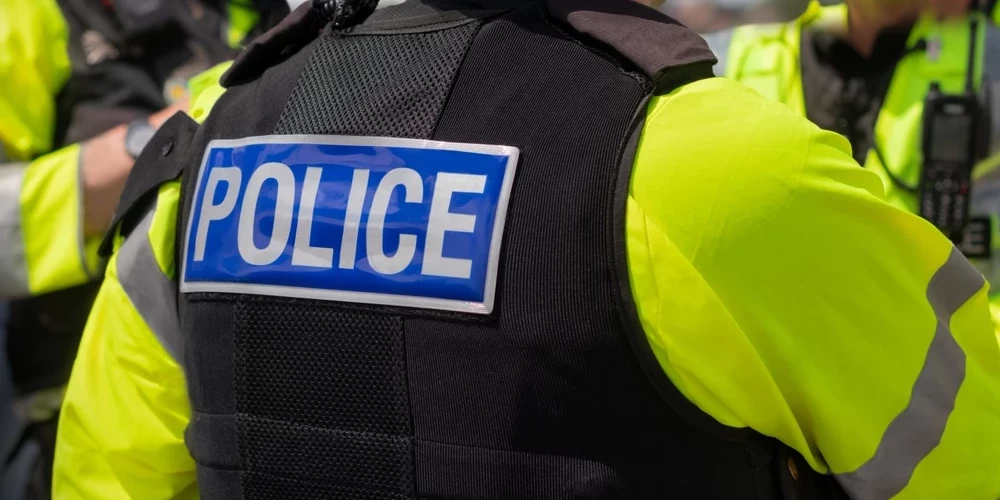 Latvietim, kurš Anglijā vairākkārt sadūra vīrieti, kurš aizstāvēja savu draudzeni, piespriests bargs sods - Jauns.lv