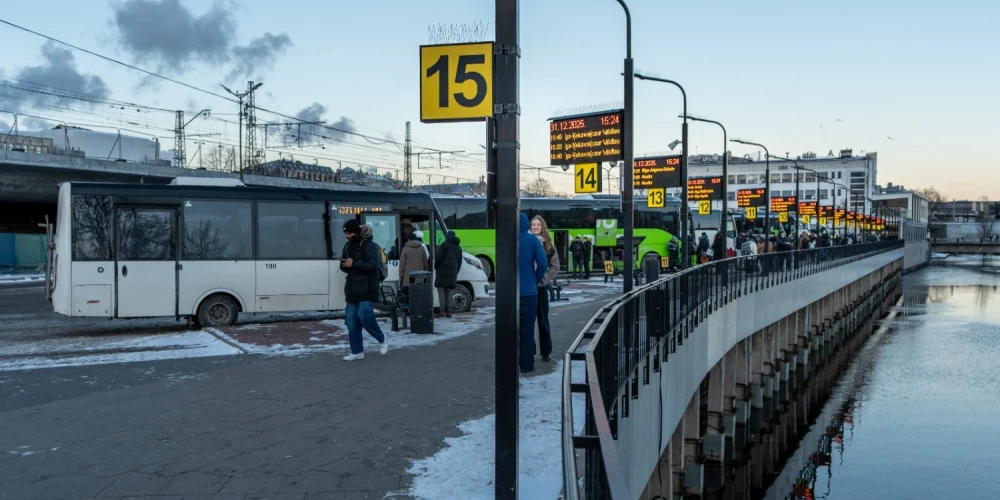 autobusu uzņēmums slēdz vairākus reisus