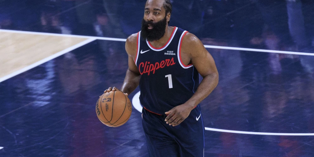 Džeimss Hārdens pakāpjas uz devīto vietu visu laiku rezultatīvāko NBA spēlētāju sarakstā