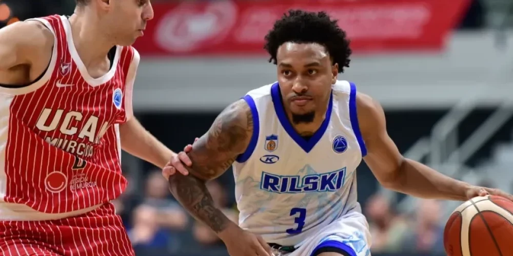 "VEF Rīga" piesaista amerikāņu saspēles vadītāju, kurš spēlējis rezultatīvi Bulgārijas čempionē