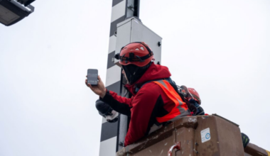 Gulbenē divos krustojumos uzstādītas LMT transporta monitoringa viedās sistēmas