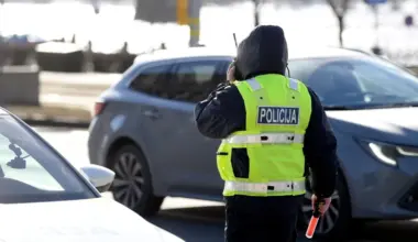Ar šādu auto tālāk nebrauksiet! Reida laikā diviem spēkratiem noņem numurzīmes, vairākiem anulē apskati