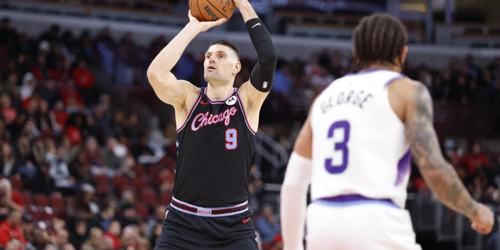 Vučevičs kļūst par galveno varoni Sensabo karjeras spēlē; Flegs pamet laukumu ar savainojumu