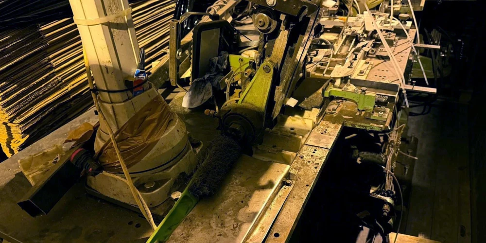 FOTO: vērienīgs ķēriens Latgalē: policija atklāj nelegālu cigarešu ražotni, kas saistīta ar starptautisku grupējumu - Jauns.lv