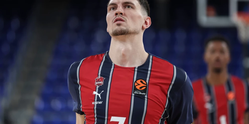 Rodions Kurucs rezultatīvāks par Rolandu Šmitu: "Baskonia" viesos pieveic "Anadolu Efes" - Jauns.lv