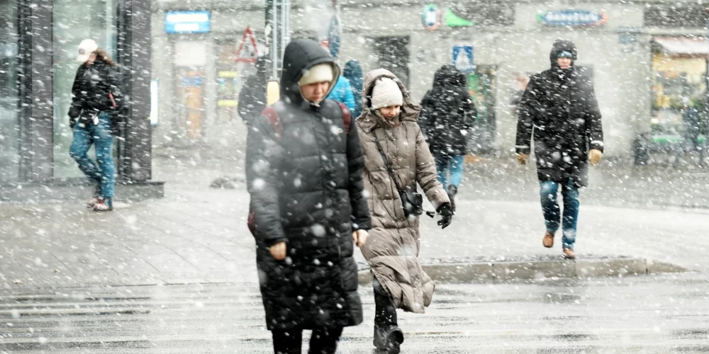 Latvijas iedzīvotāju gaidas par pensijas apmēru vairāk nekā divas reizes pārsniedz realitāti - Jauns.lv