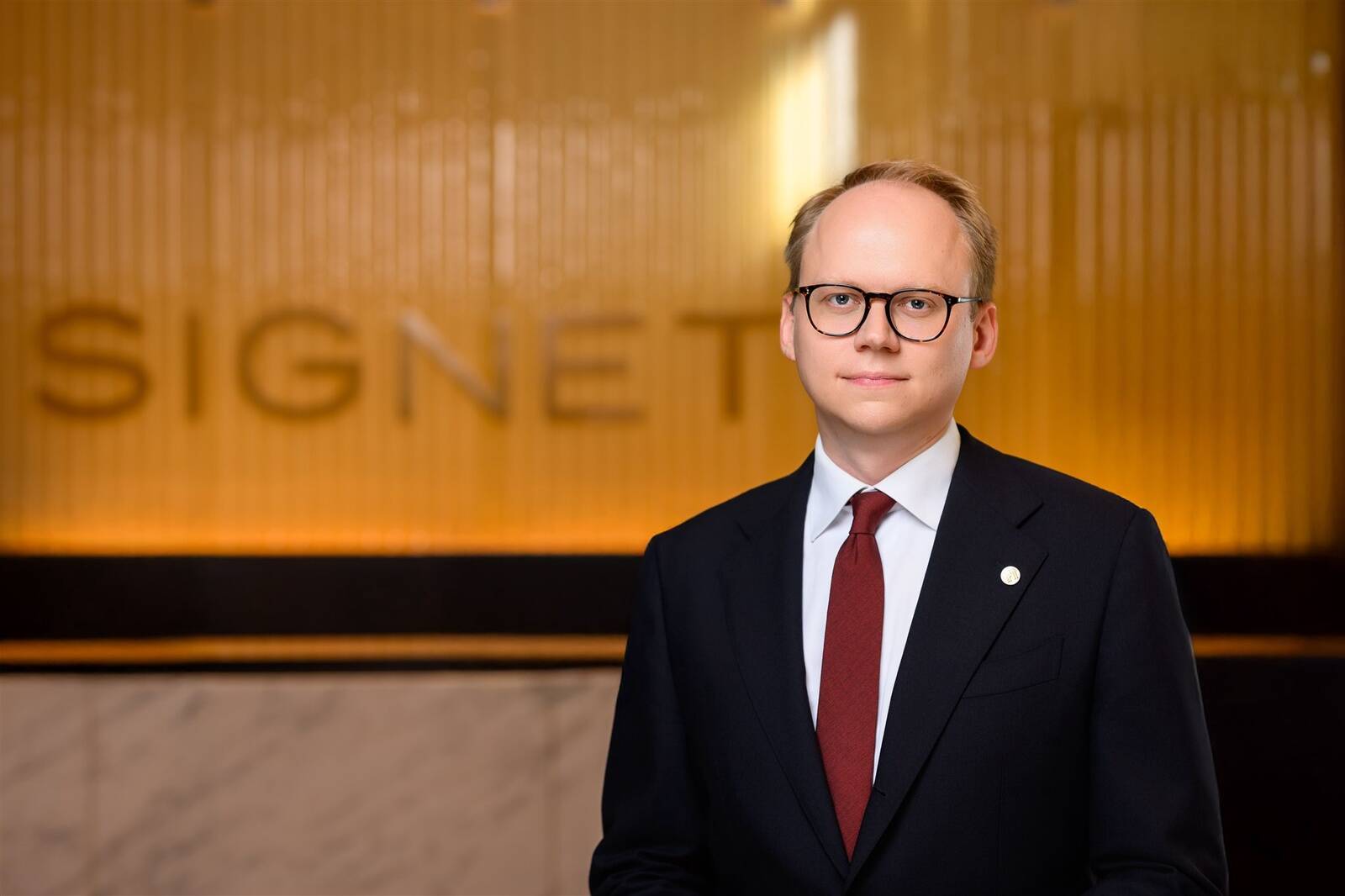 Edmunds Antufjevs, Signet Bankas Investment Banking pārvaldes vadītājs.