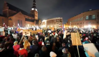 2025. gads Latvijā: No sašutuma par suņu slepkavību līdz politiskiem eksperimentiem un grādīgo ierobežojumiem