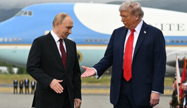 Tramps miera sarunu bremzēšanā vaino Zelenski