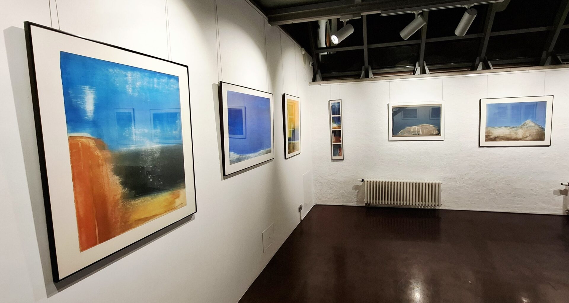 Tornī skatāma izcilā gleznotāja Jāņa Spalviņa akvareļu izstāde “Ūdens vērotājs”