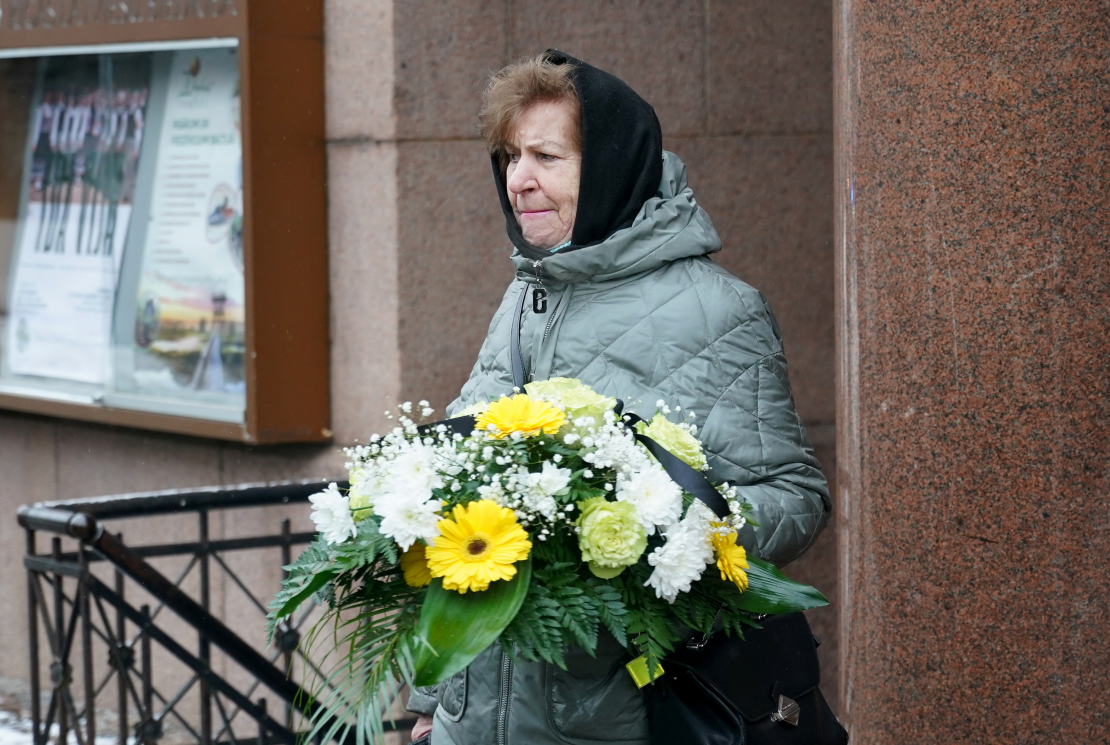 Atvadās no basketbolistes Uļjanas Semjonovas.