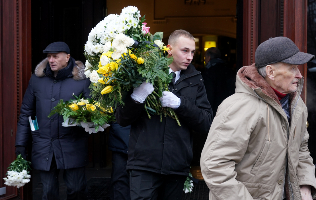 Atvadās no basketbolistes Uļjanas Semjonovas.