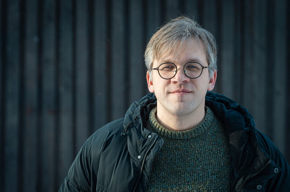 "Riskēšana mākslā ir drošākā lieta." Saruna ar režisoru Valteru Sīli