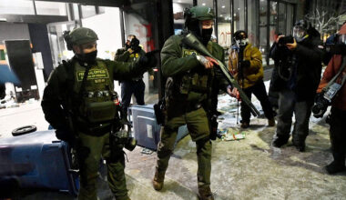 Mineapolē protesti pret Trampa imigrācijas politiku pāraug sašutumā