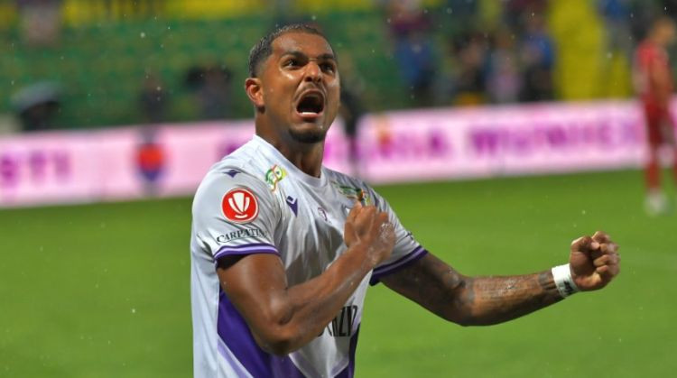 Čempione "Riga" turpina stiprināt flangus un nopērk arī brazīlieti – Futbols – Sportacentrs.com