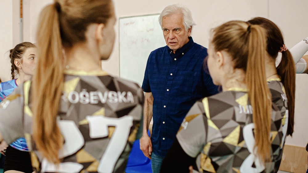 Volejbola gada balvu par mūža ieguldījumu saņem treneris Normunds Lūsis – Volejbols – Sportacentrs.com