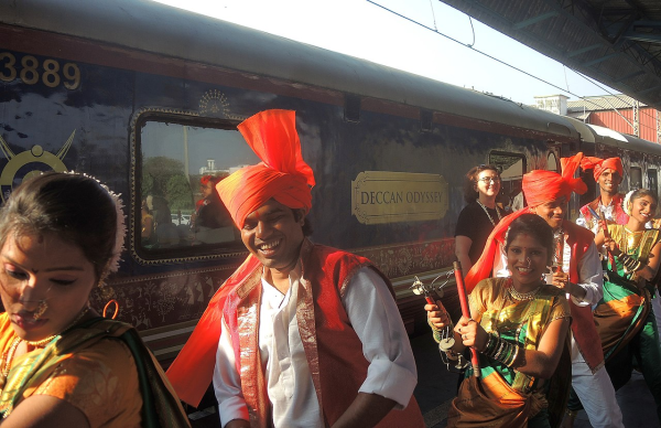 Indijā pa dzelzceļu: milzīgās valsts kontrasti