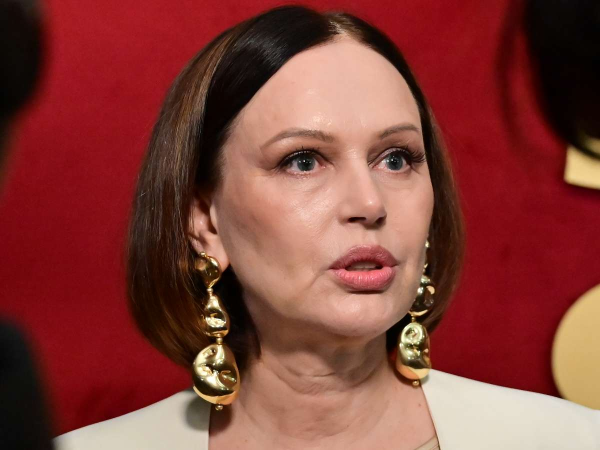 Šķīrusies Bezrukova savos 60 gados pavada ziemu siltajās zemēs