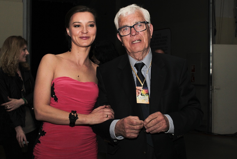 kolēģi dalās atmiņās un sacenšas zināšanās par jubilāru / Raksts