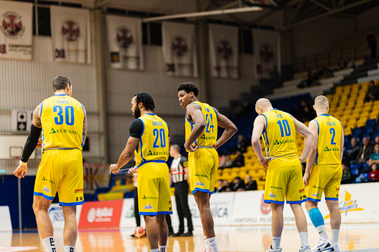 "Ventspils" basketbolisti mājās uzvar "Rīgas zeļļus" - Ventas Balss