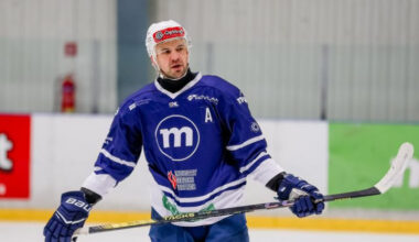 45 gadus vecais K. Rēdlihs realizē vairākumu, "Mogo" iemet 10, RHS divreiz maina vārtsargu – Hokejs – Sportacentrs.com