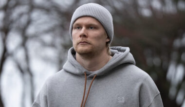 "Flyers" galvenais treneris neizslēdz iespēju, ka Ābols šosezon vēl spēlēs – Hokejs – Sportacentrs.com