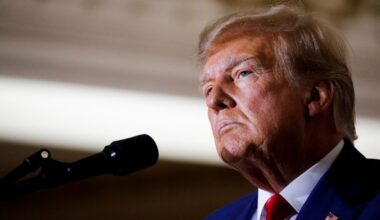 Tramps pie “sasistas siles”: cirks Baltajā namā izrādījies bez laimīgām beigām