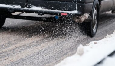 BMW Gulbenē nobrauc no ceļa; vīrietis iet bojā