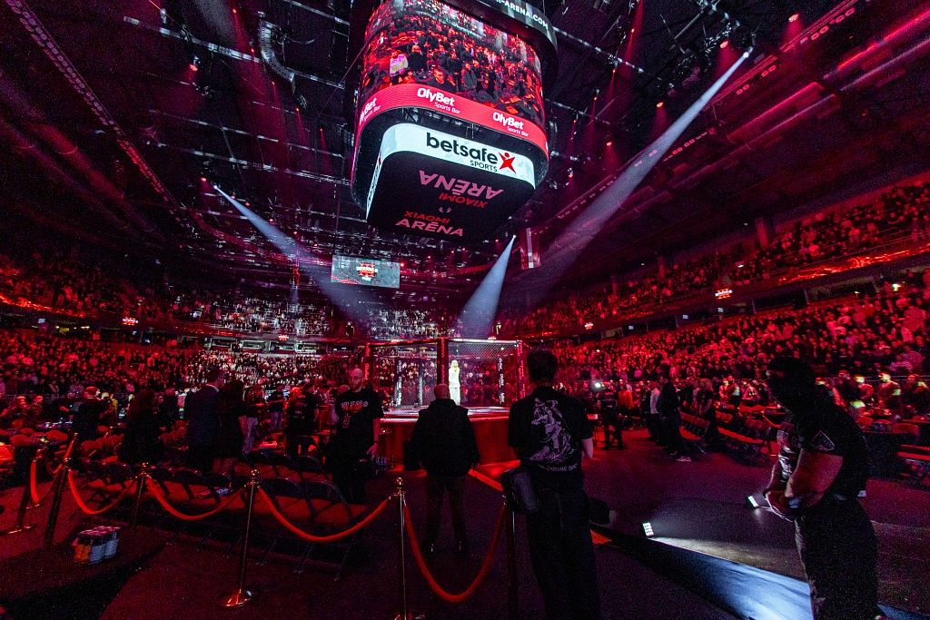 Latvijas cīņu sporta šovs “BAZARA 0 Fight Club III” sapulcināja pilnu Xiaomi Arēnu :: Dienas Bizness