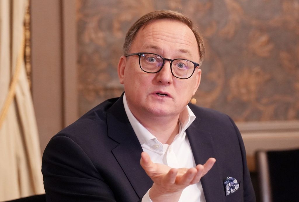 Kazāks: Nebanku kreditētājiem esošā uzraudzības kārtība ir pierasta, ērta un, iespējams, kādam arī izdevīga :: Dienas Bizness