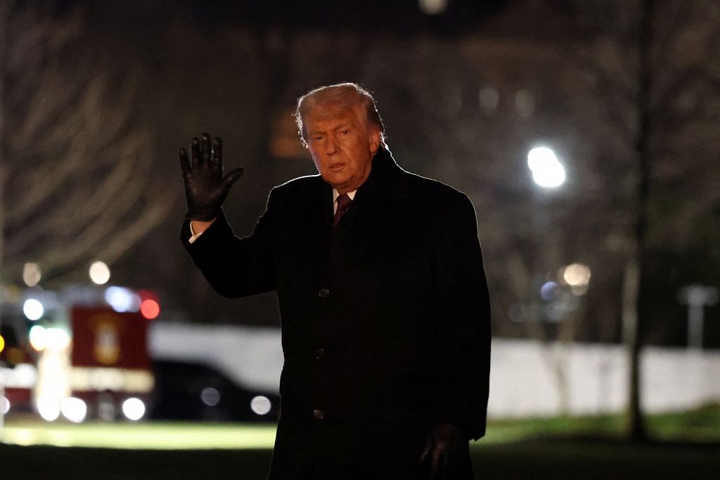 Tramps draud ar lieliem pretpasākumiem, ja Eiropas valstis pārdos ASV obligācijas :: Dienas Bizness