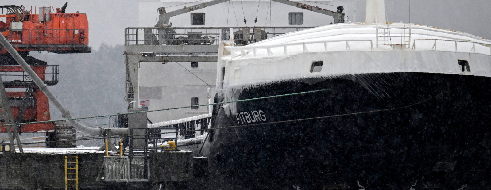 Somija atbrīvojusi aizdomās par kabeļa bojāšanu aizturēto kuģi / Diena