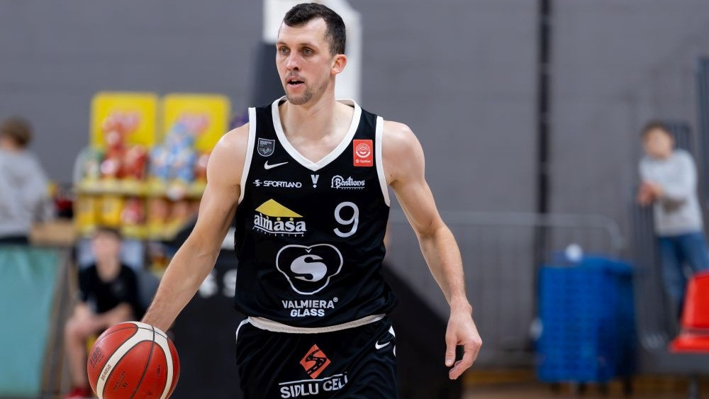 ″Valmiera Glass″/ViA ar balansu uzbrukumā apspēlē tiešo konkurenti – Basketbols – Sportacentrs.com