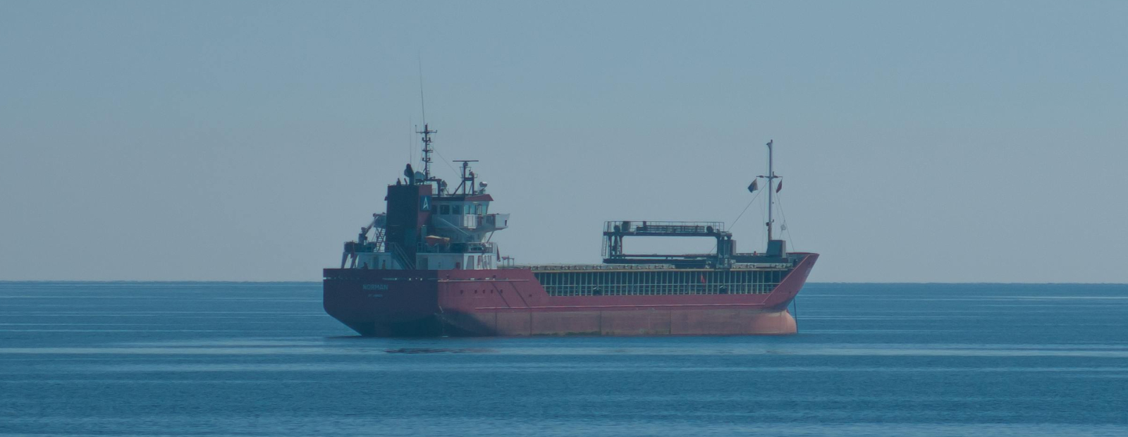 Dronu triecienā pie Novorosijskas cietuši divi tankkuģi / Diena