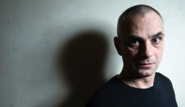 Neērta harisma un reputācijas cena. Traģikomēdija Milzis – diena rakstnieka Roalda Dāla dzīvē / Diena