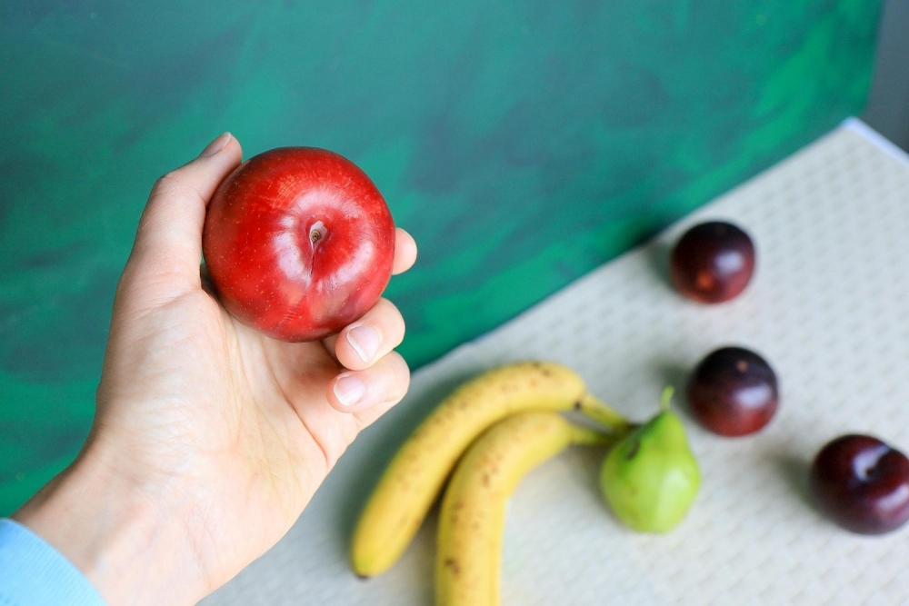 Programmā “Piens un augļi skolai” arī šogad pieejams papildu finansējums – bezmaksas augļi, dārzeņi un piens bērniem līdz mācību gada beigām