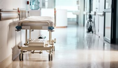 Valdība apstiprina pakāpeniskas pārmaiņas slimnīcu tīkla attīstībā