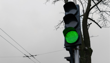 Trešdien Daugavpilī iespējami īslaicīgi pārtraukumi luksofora darbībā 18. novembra un Valkas ielas krustojumā