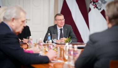 Valsts prezidents tiekas ar Saeimas Zaļo un Zemnieku savienības frakciju - LV portāls