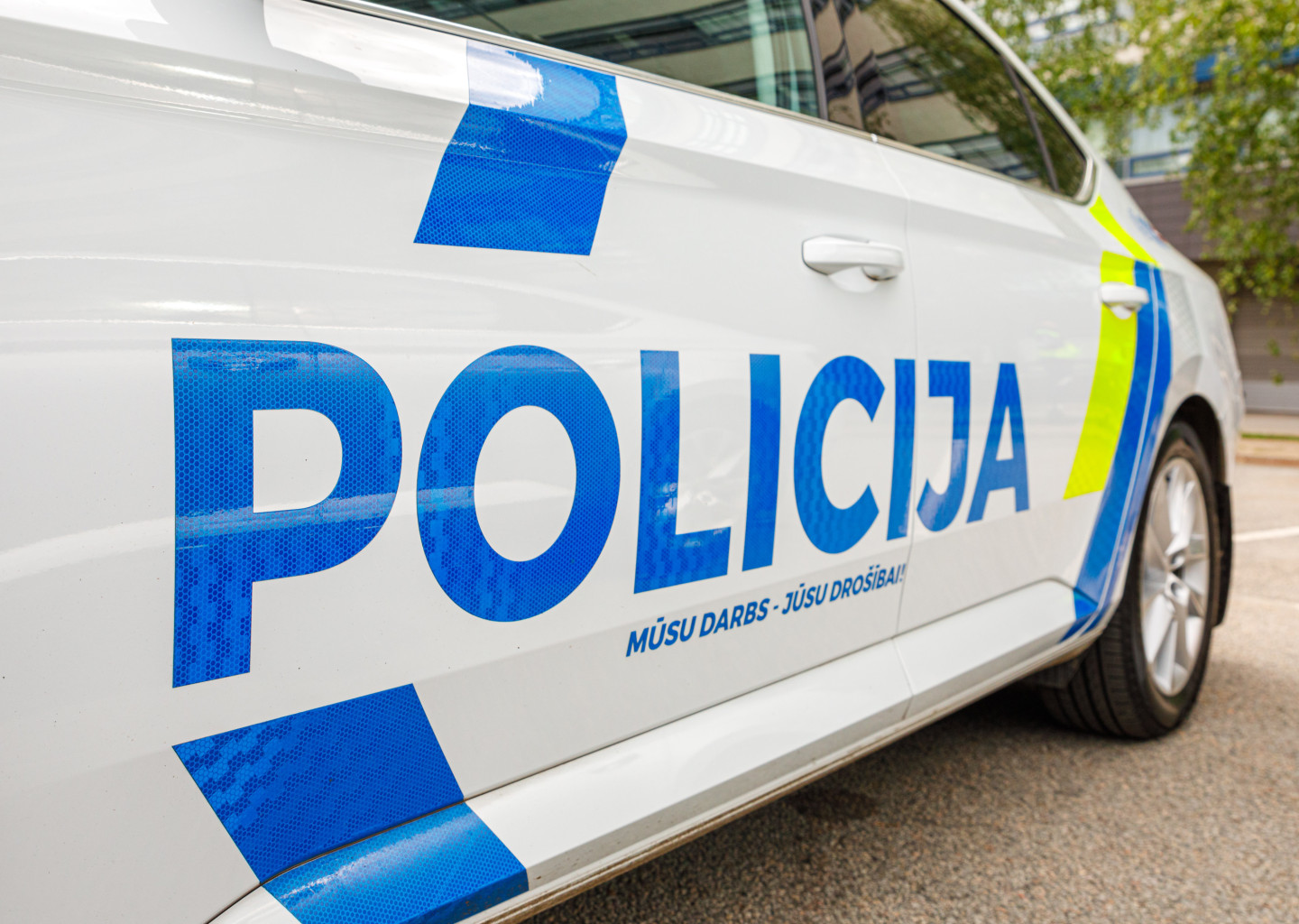 Jaungada naktī jaunietis pamatīgi izārdījies ar bagiju