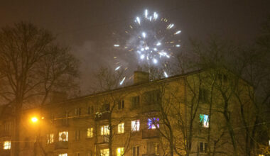 Trīs cilvēki guvuši nopietnas traumas, lietojot pirotehniku