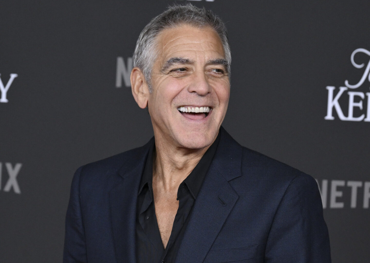 Donalds Tramps kritizē Džordžu Klūniju par Francijas pilsonību