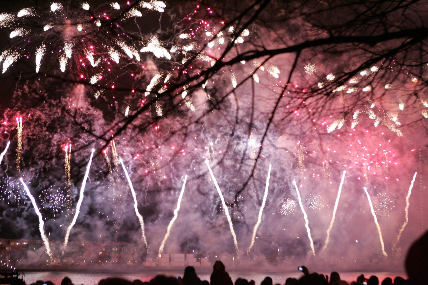 Svētku salūts – tradīcija vai apdraudējums?