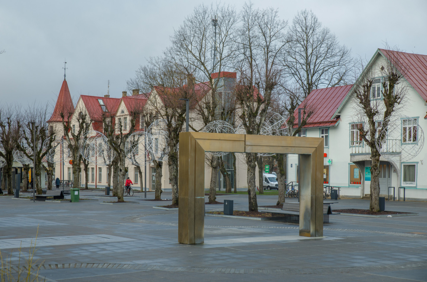 Izsolē piedāvā iegādāties daļu sociālās kafejnīcas "Ogres Zelta liepa"