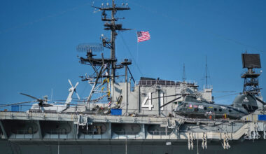 ASV armija ignorē Krievijas karogu un aiztur naftas tankkuģi